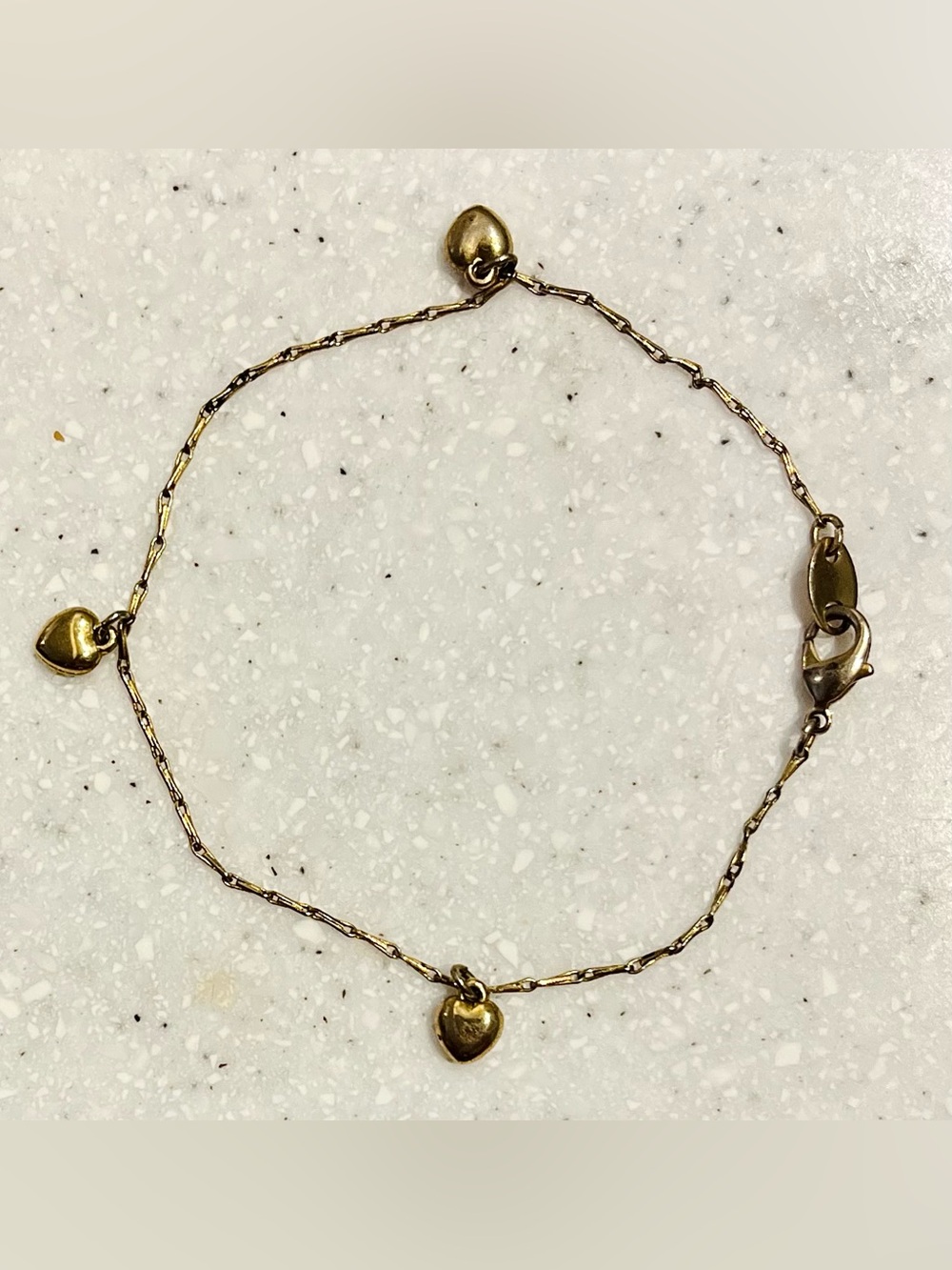 Vintage Signed NR for Avon Gold Tone Heart Charm Bracelet